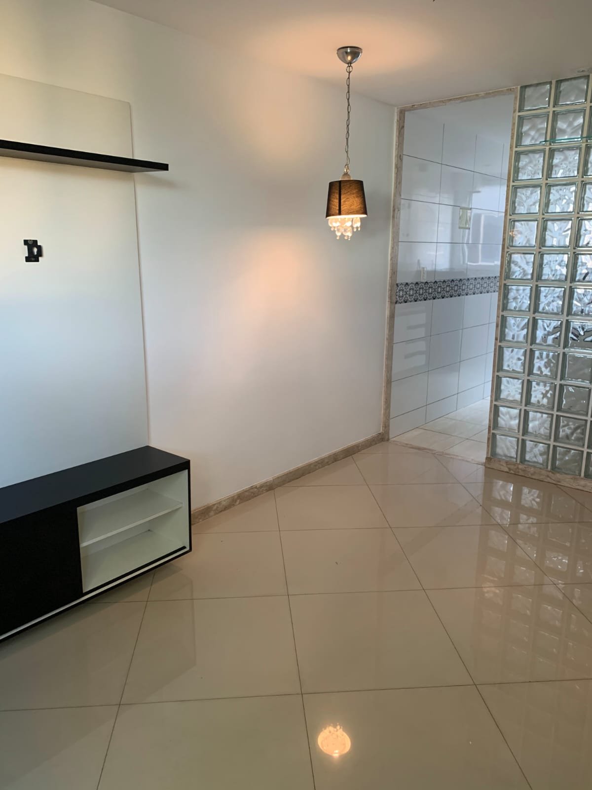 Sala do apartamento na Rua das Morangas